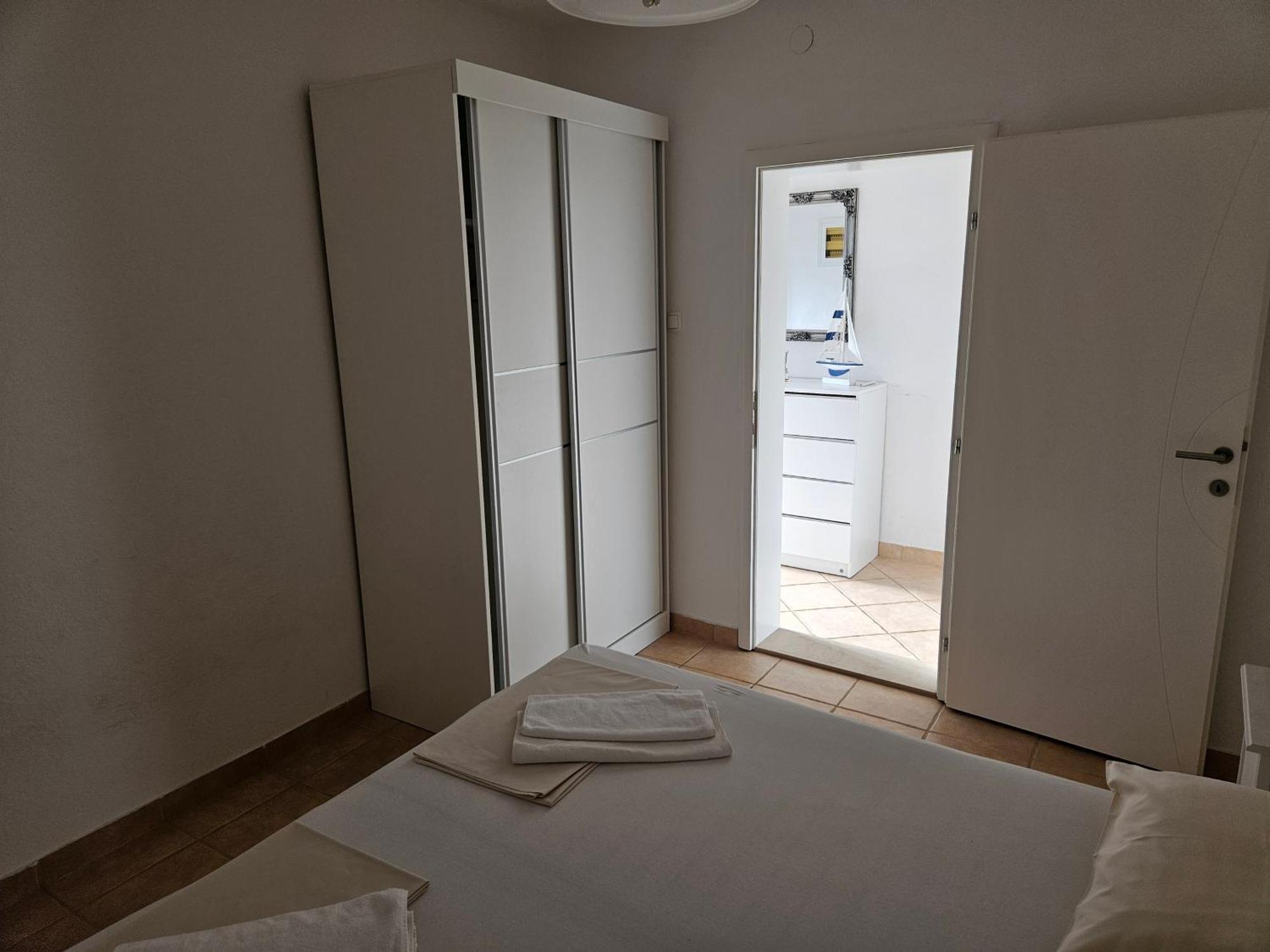 Apartments Mara Splitska Bagian luar foto