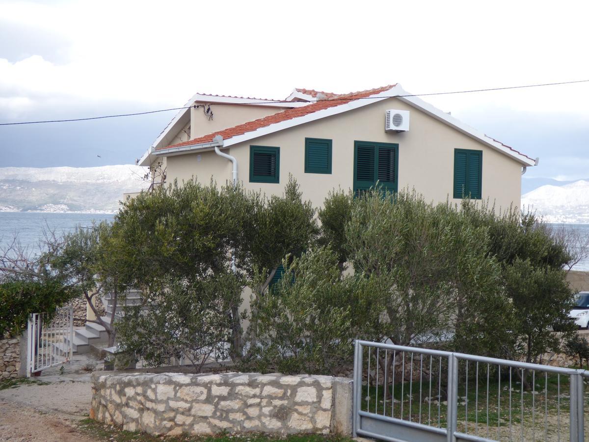 Apartments Mara Splitska Bagian luar foto
